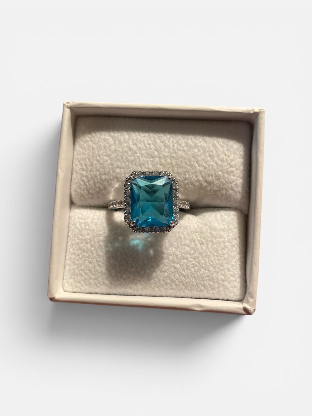 Vibrant Emerald Cut Icy Blue Halo Cocktail Ring - Boutique Find - Picture 5 of 10
